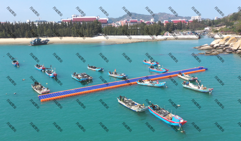 福建漳州渔船停靠码头