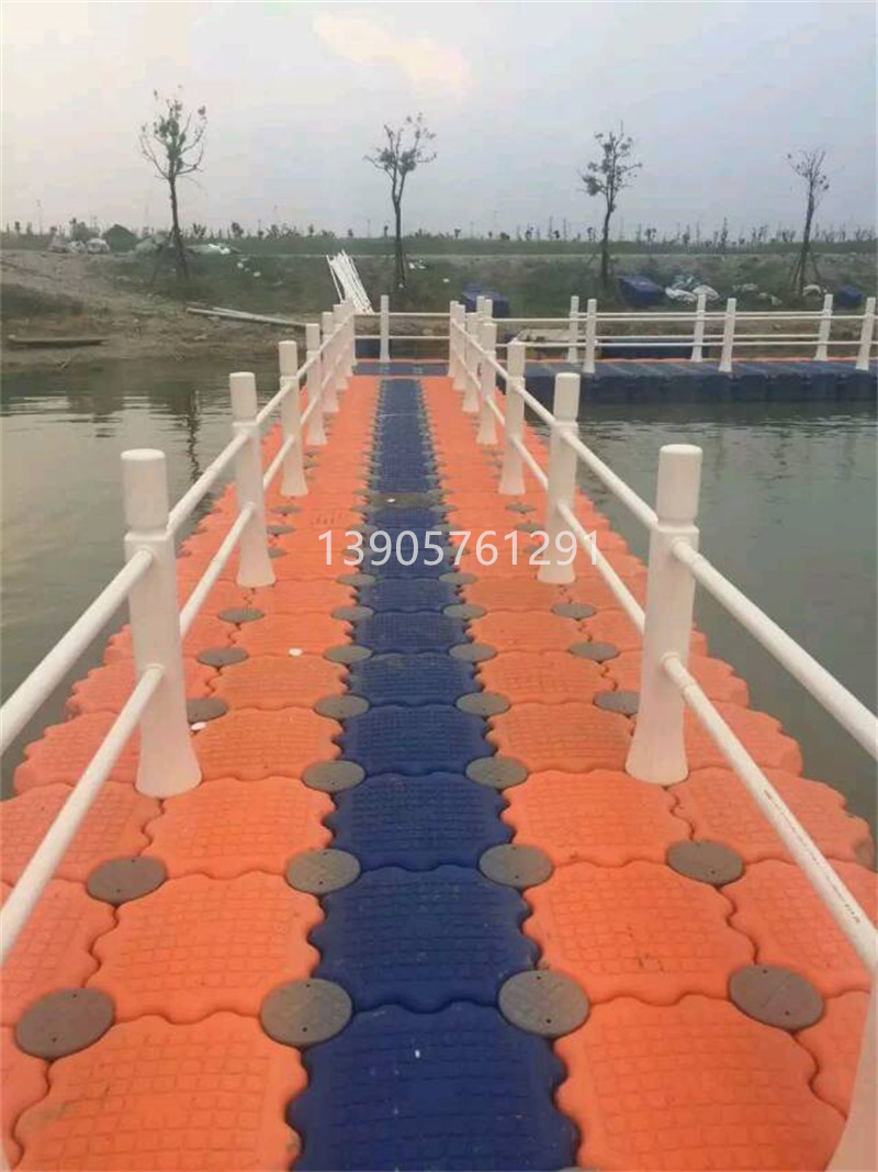 常州低碳公园浮桥