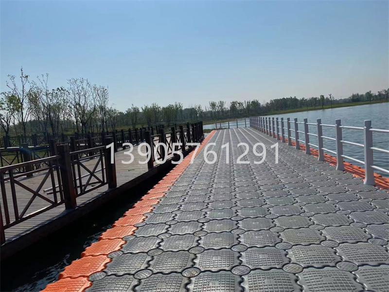 江苏扬州邗江区北湖湿地公园水上观景平台
